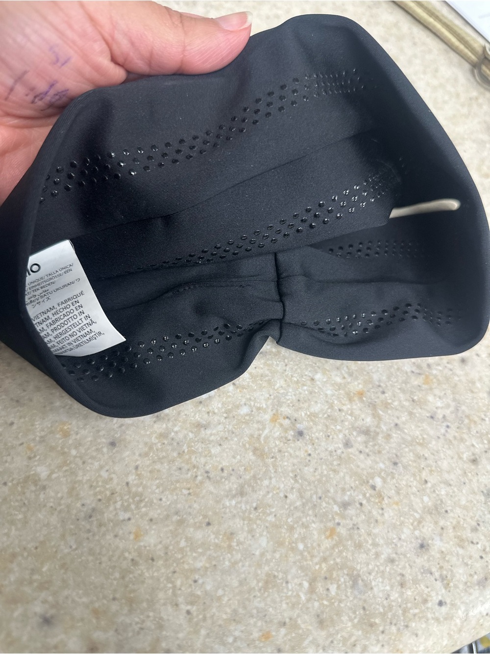 ALO Airlift Yoga Black Logo Headband - Picture 4 of 5